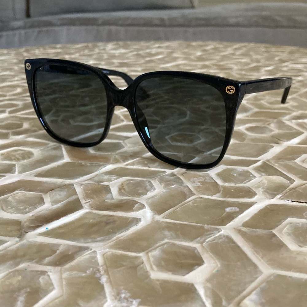 Gucci Square Acetate Sunglasses w/ Interlocking G Detail - Picture 12 of 12